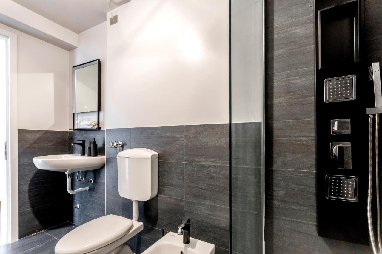 Modern Simplicity In Milan Centre Apartment Exterior foto
