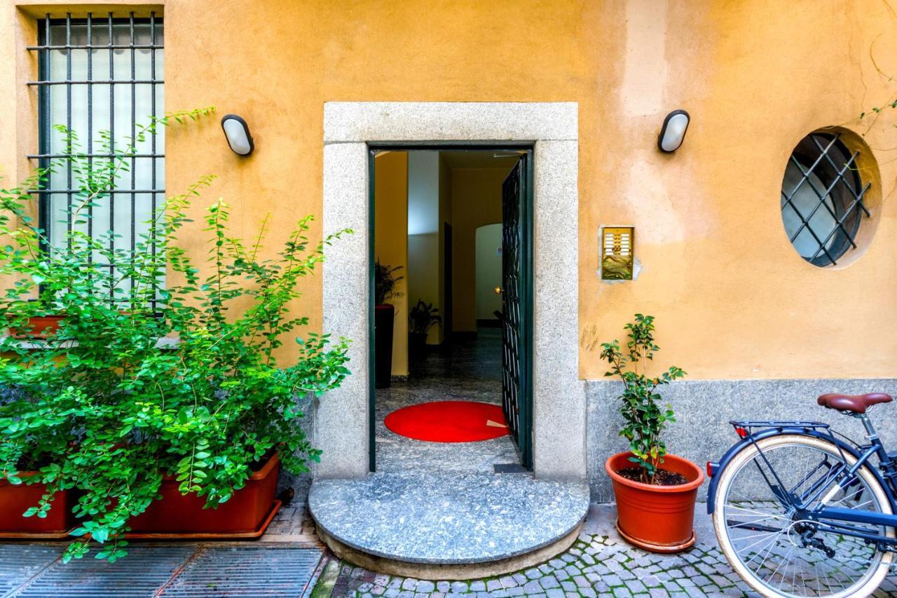 Modern Simplicity In Milan Centre Apartment Exterior foto